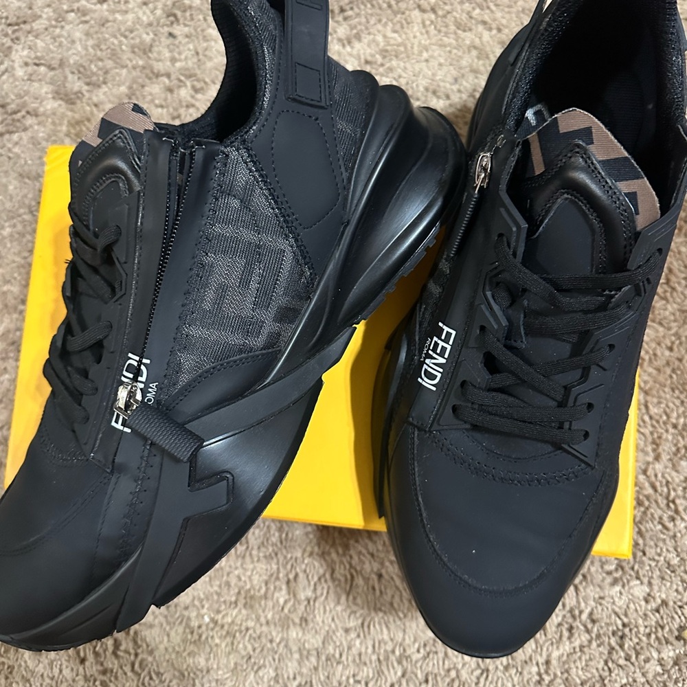Fendi Men's Black Low-Top Logo-Panel Sneakers - Picture 2 of 4